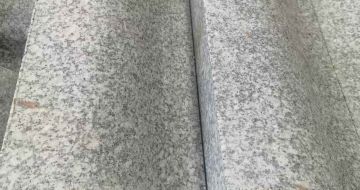 安顺芙蓉白S型拉丝面路沿石