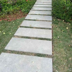 安顺 芝麻黑小区踏步、汀步石铺装效果