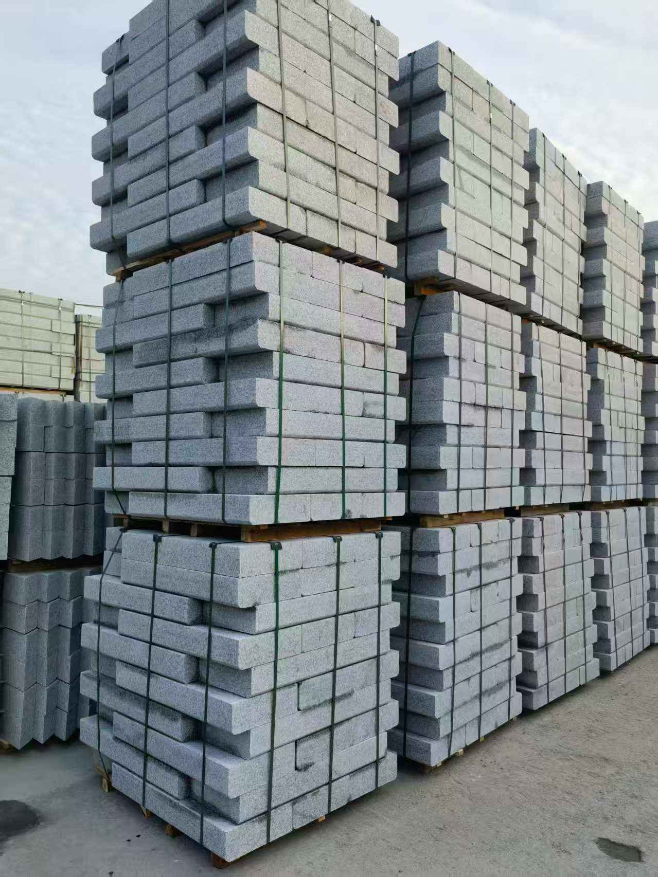 安顺 路沿石（路侧石），颜色一致，尺寸标准