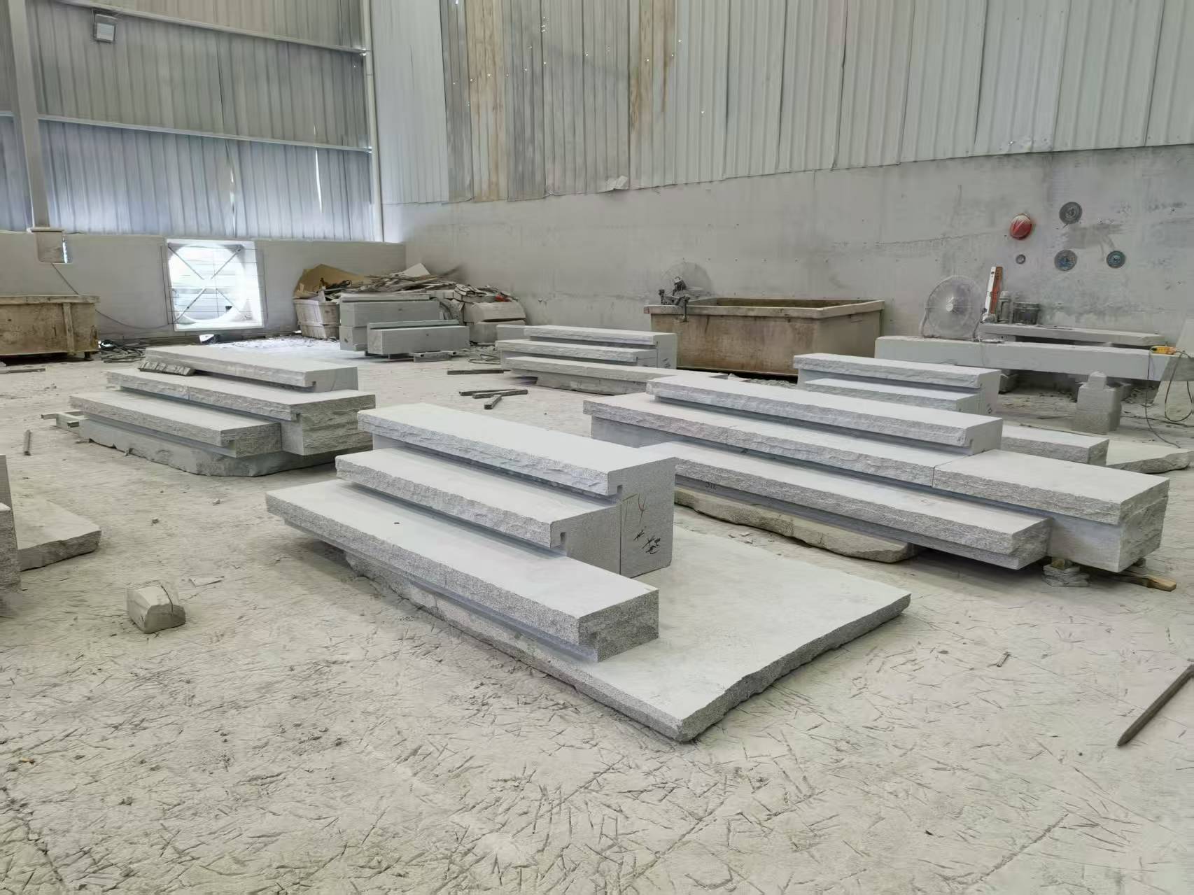 安顺 整石台阶（大面火烧+侧面自然面），出货前厂内拼装