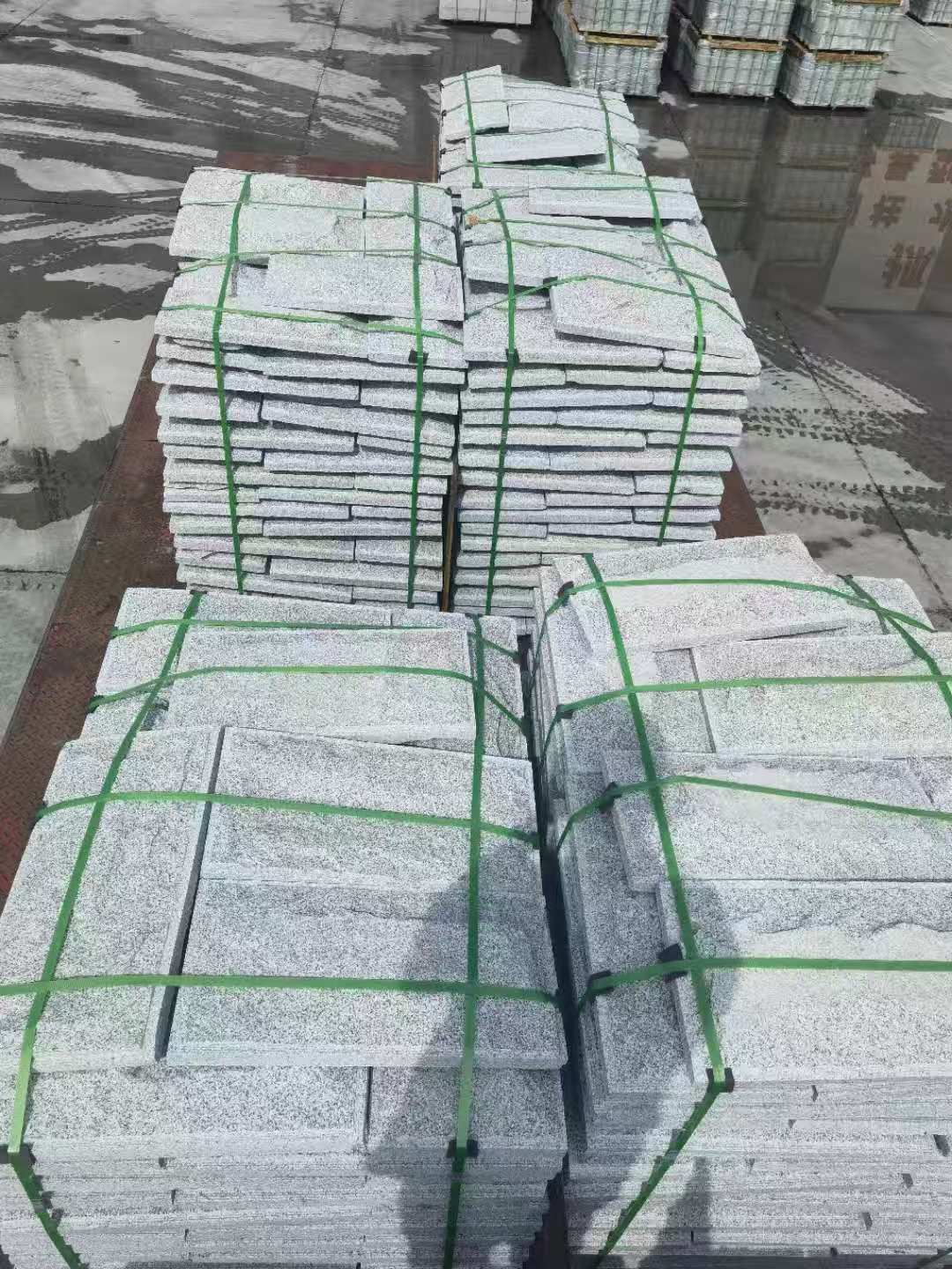 安顺 芝麻白蘑菇石装车出货