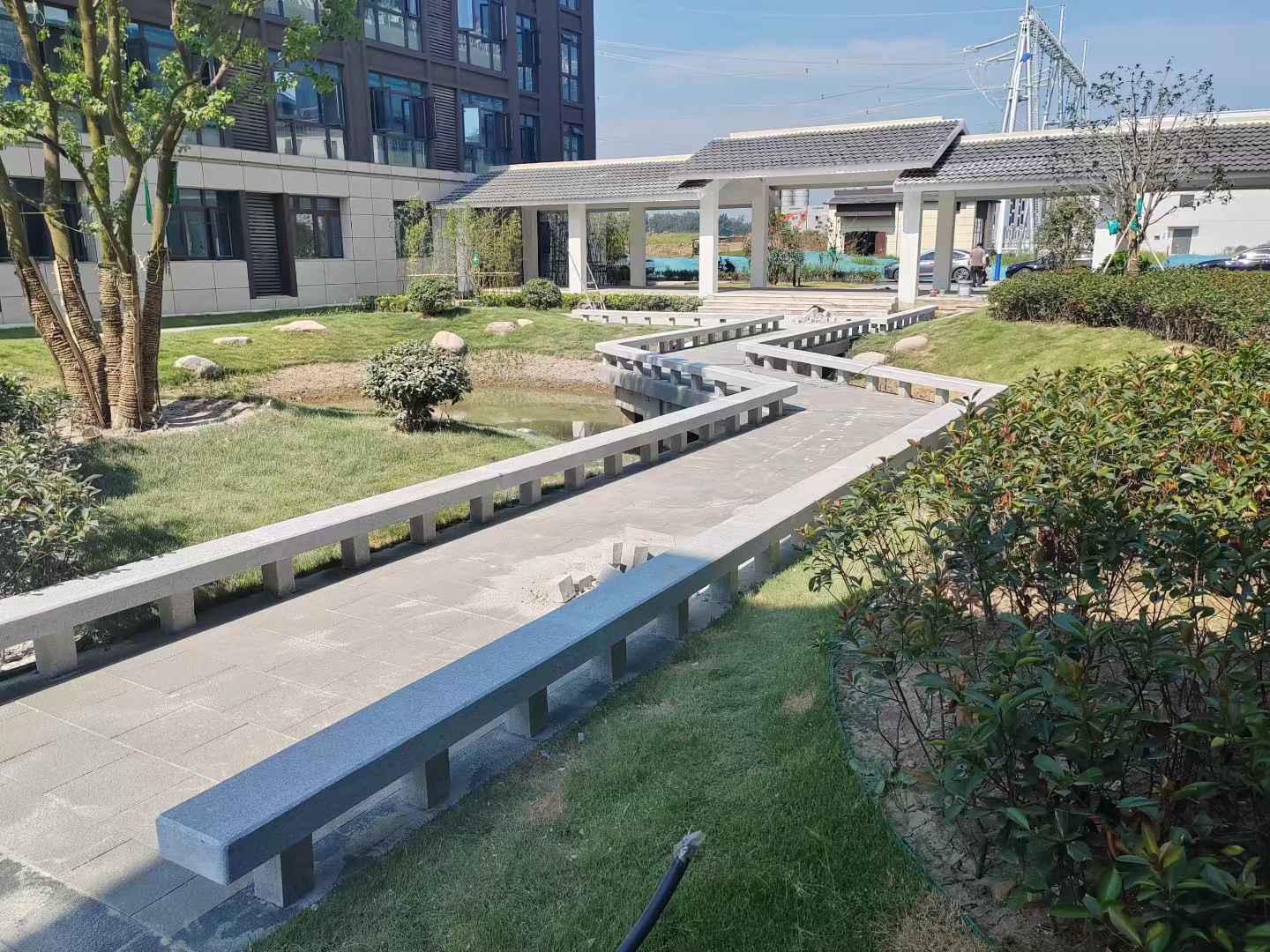 安顺 芝麻灰小区坐凳&栏杆安装效果