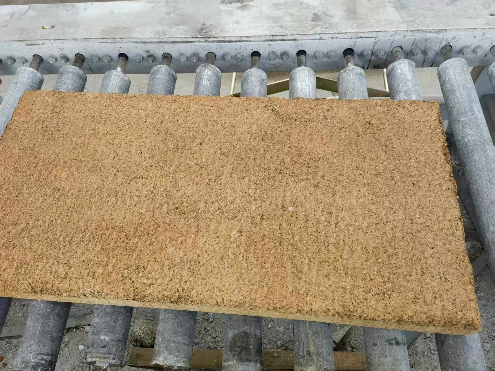 安顺 菠萝面老石板，做旧仿古石，流水线生产加工